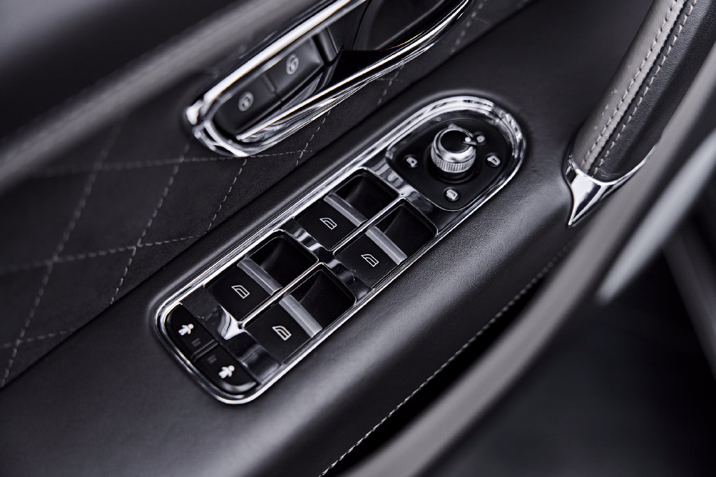Used 2020 Bentley Bentayga Speed AWD/4WD image 43