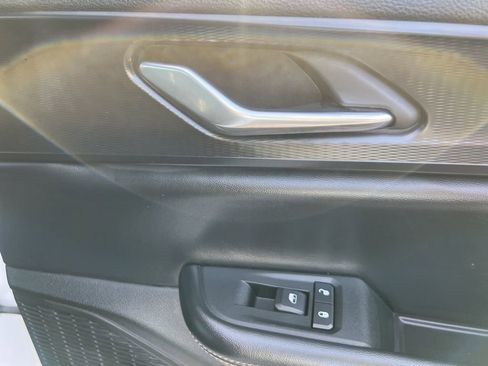 Used 2024 Jeep Grand Cherokee Altitude RWD image 42