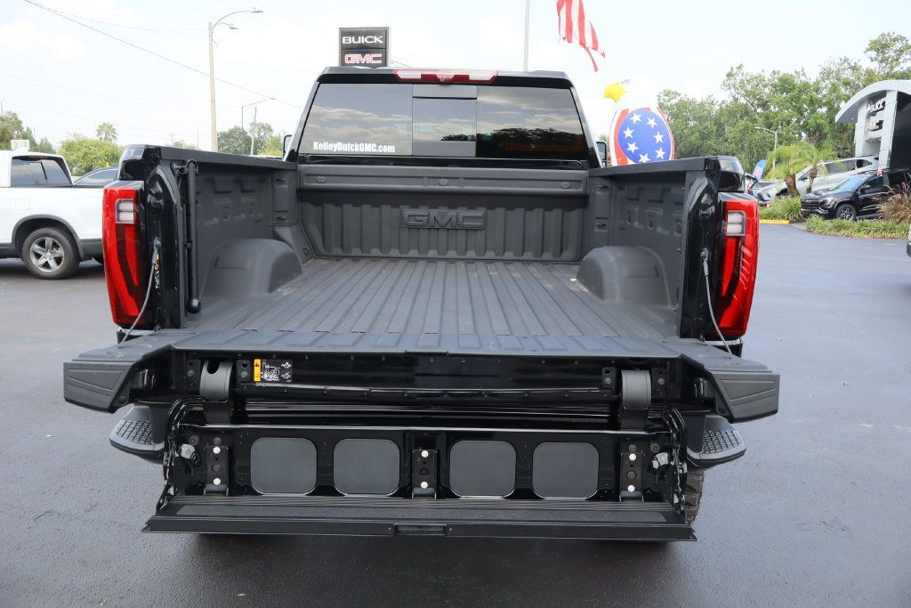 Used 2025 GMC Sierra 2500 Denali w/ Denali Reserve Package AWD/4WD image 29