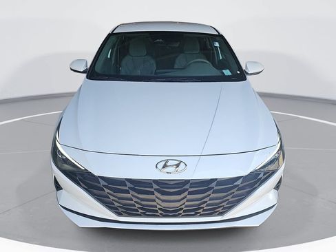 Certified 2023 Hyundai Elantra SE FWD image 2