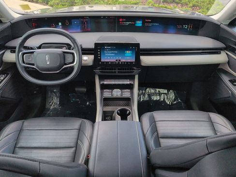 Certified 2024 Lincoln Nautilus Reserve AWD/4WD image 16