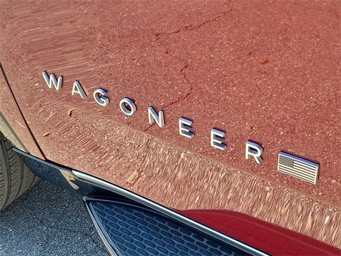 Used 2024 Jeep Wagoneer Series II w/ Premium Group I image 7