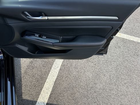 Used 2024 Nissan Altima 2.5 SR image 15