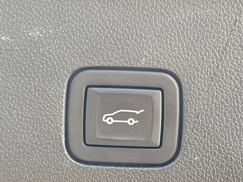 Used 2023 Chevrolet Tahoe Premier image 33