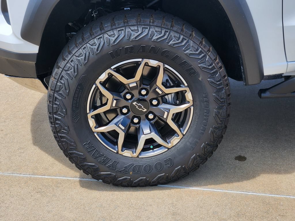 New 2026 Chevrolet Colorado ZR2 w/ Technology Package AWD/4WD image 8