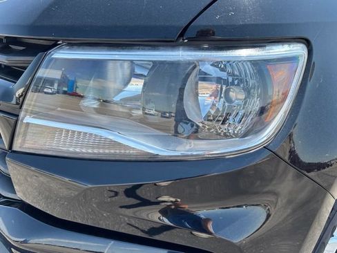 Used 2022 Chevrolet Colorado LT AWD/4WD image 9