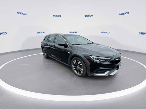 Used 2018 Buick Regal Essence w/ Driver Confidence Package #1 AWD/4WD image 2