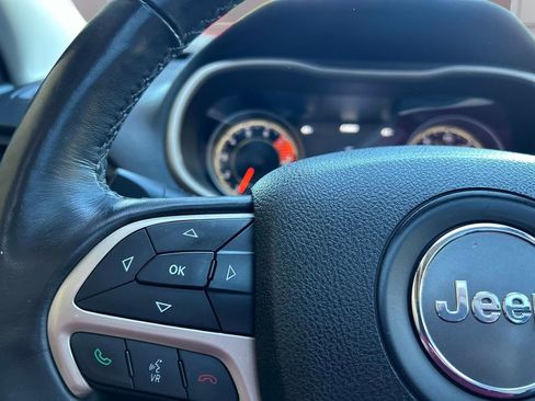 Used 2016 Jeep Cherokee Limited AWD/4WD image 25