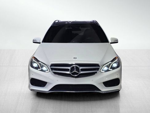 Used 2016 Mercedes-Benz E 350 4MATIC Wagon image 2