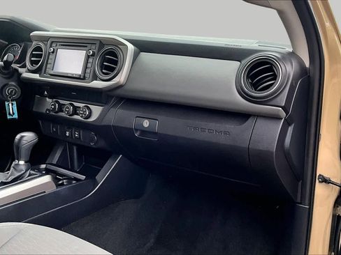 Used 2019 Toyota Tacoma SR5 RWD image 18