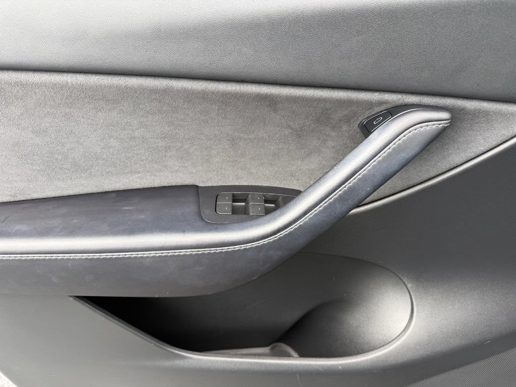 Used 2022 Tesla Model Y Performance AWD/4WD image 19