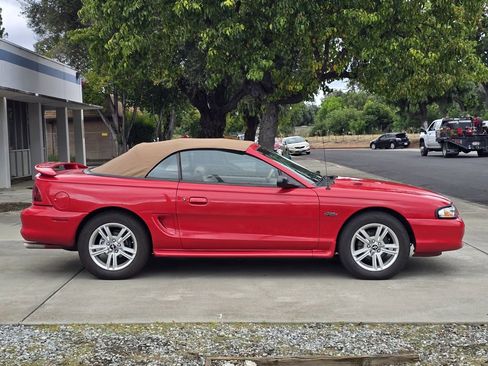 Used 1997 Ford Mustang GT RWD image 9
