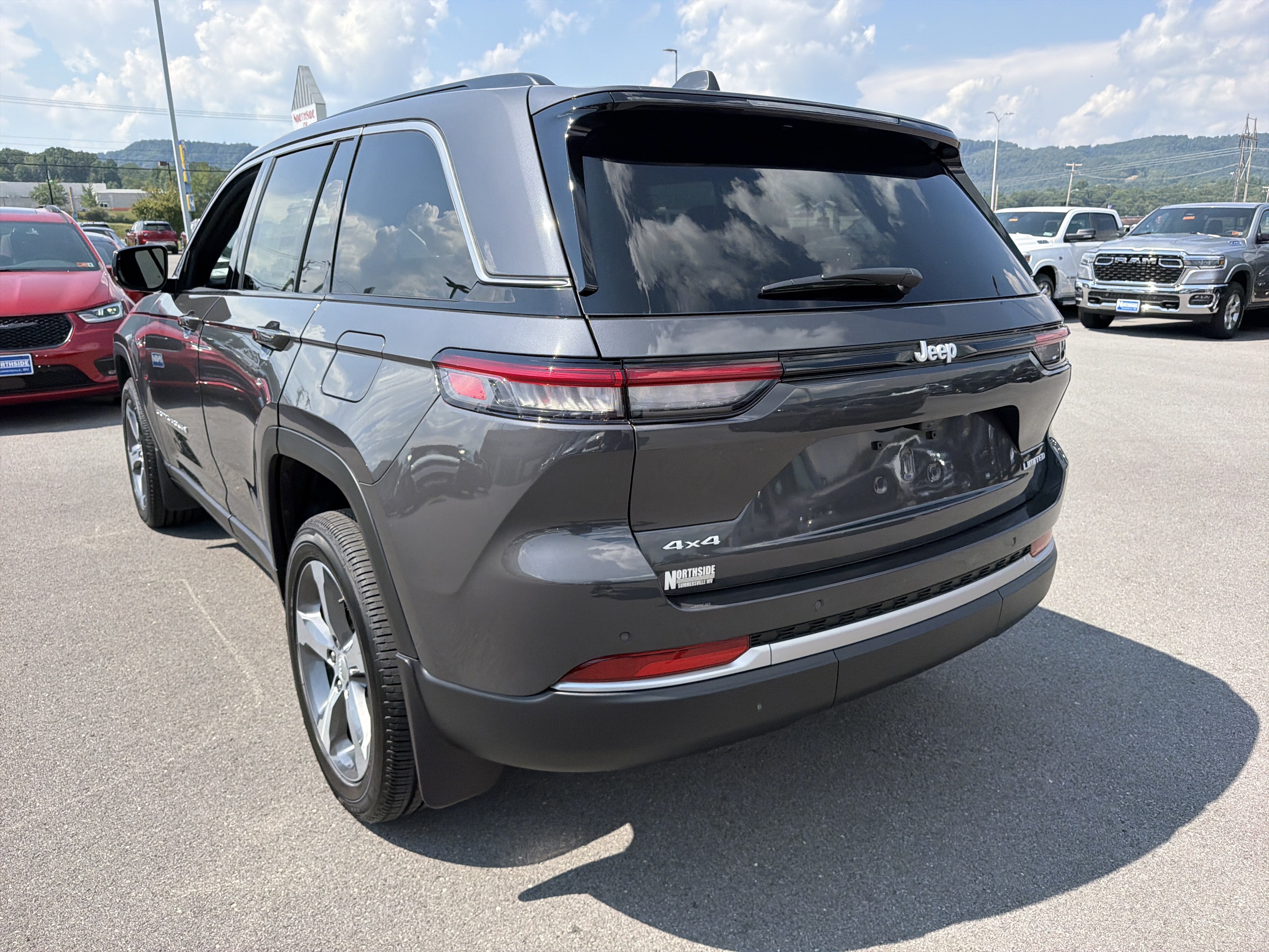 New 2026 Jeep Grand Cherokee Limited AWD/4WD image 9
