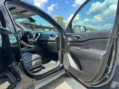 Used 2021 GMC Acadia SLT FWD image 17