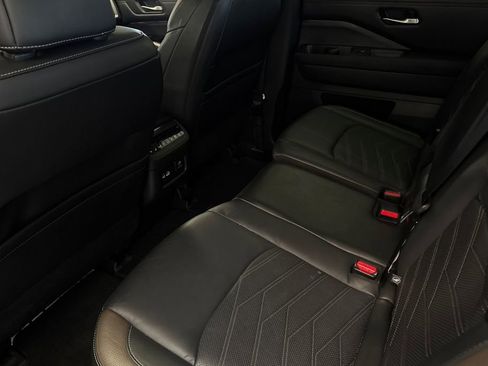 Used 2025 Nissan Pathfinder Platinum w/ Cargo Package image 12