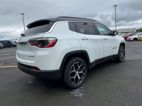 Used 2024 Jeep Compass Limited AWD/4WD image 8