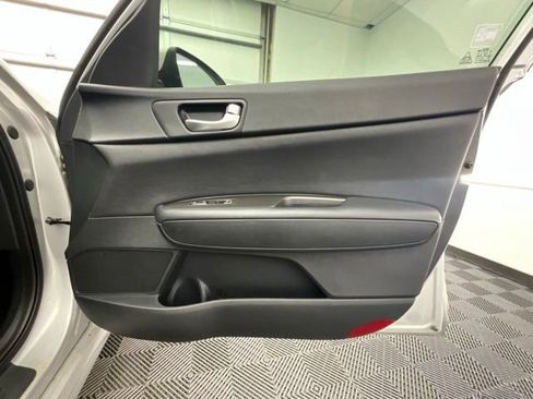 Used 2016 Kia Optima LX FWD image 13