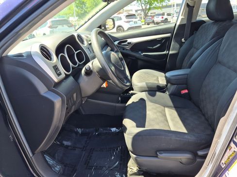 Used 2009 Pontiac Vibe w/ Preferred Package FWD image 17