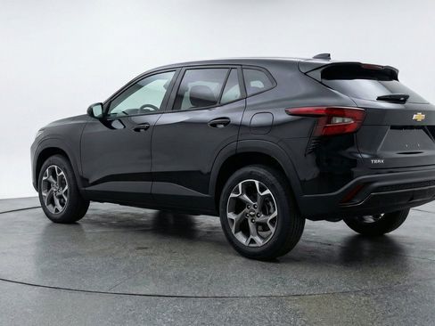Used 2025 Chevrolet Trax LT w/ LT Convenience Package FWD image 6