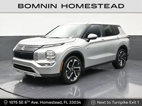 Used 2023 Mitsubishi Outlander 4WD Plug-In Hybrid image 1
