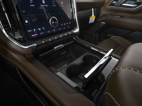 Used 2026 GMC Yukon XL Denali Ultimate w/ LPO, Floor Liner Package AWD/4WD image 25