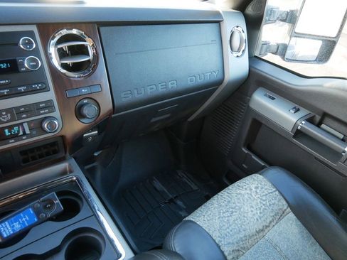 Used 2011 Ford F350 Lariat w/ Lariat Interior Pkg image 29