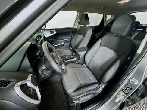 Certified 2023 Kia Soul LX w/ LX Technology Package image 19