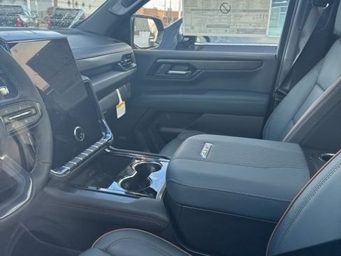 New 2026 GMC Yukon AT4 w/ AT4 Premium Package image 7