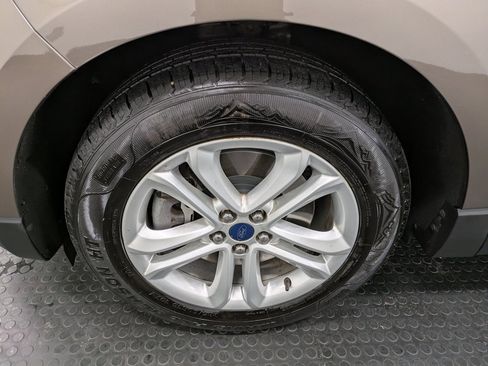 Used 2019 Ford Edge SEL w/ Equipment Group 201A image 7