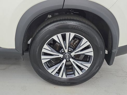 Used 2023 Nissan Rogue SV w/ SV Premium B Package FWD image 33