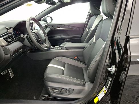 Certified 2025 Toyota Camry SE FWD image 3