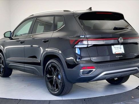 New 2026 Volkswagen Taos SEL image 4