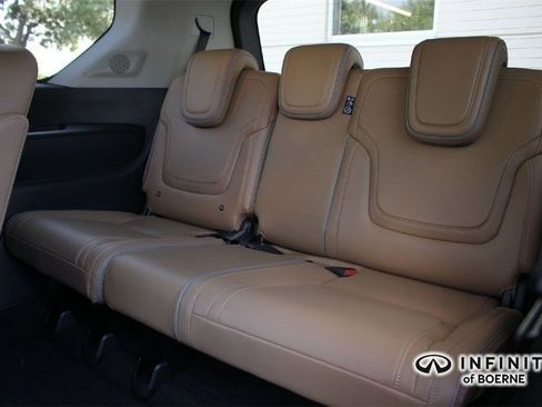 Certified 2026 INFINITI QX80 Luxe image 19