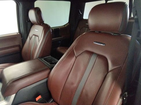 Used 2018 Ford F150 Platinum w/ Equipment Group 701A Luxury image 37