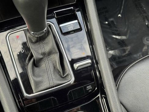 Used 2024 Jeep Compass Limited image 16