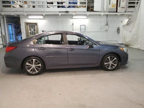 Used 2017 Subaru Legacy 2.5i Limited AWD/4WD image 8