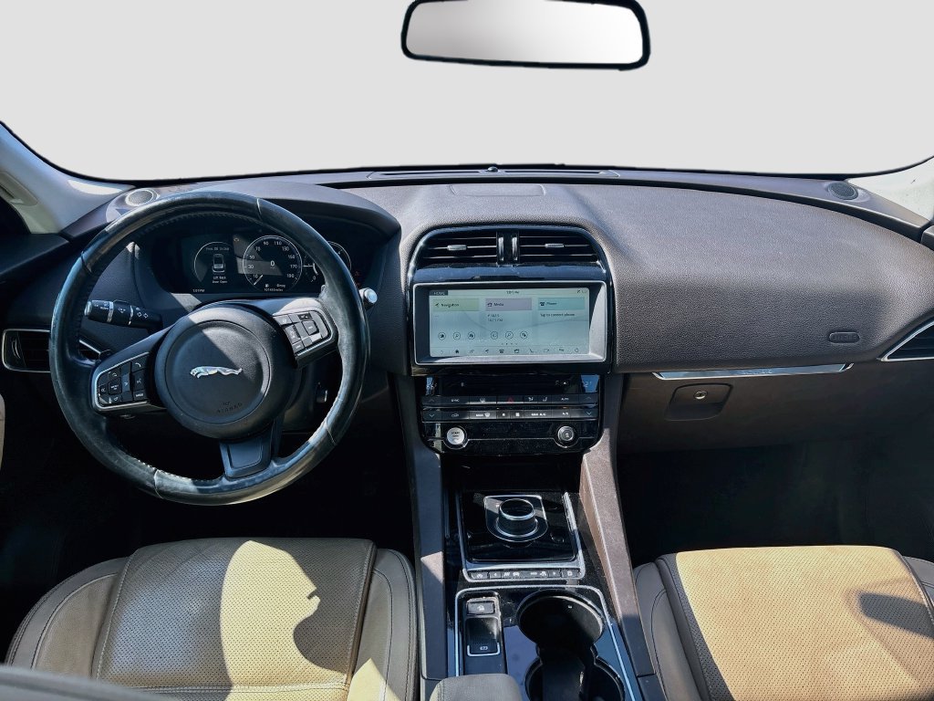 Used 2017 Jaguar F-PACE Prestige AWD/4WD image 18