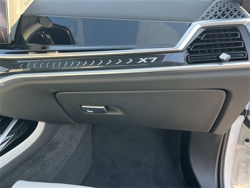 Used 2024 BMW X7 xDrive40i w/ Executive Package image 33