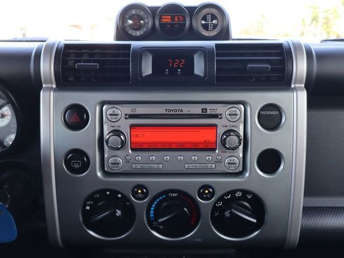 Used 2012 Toyota FJ Cruiser 4WD w/ Upgrade Pkg image 33