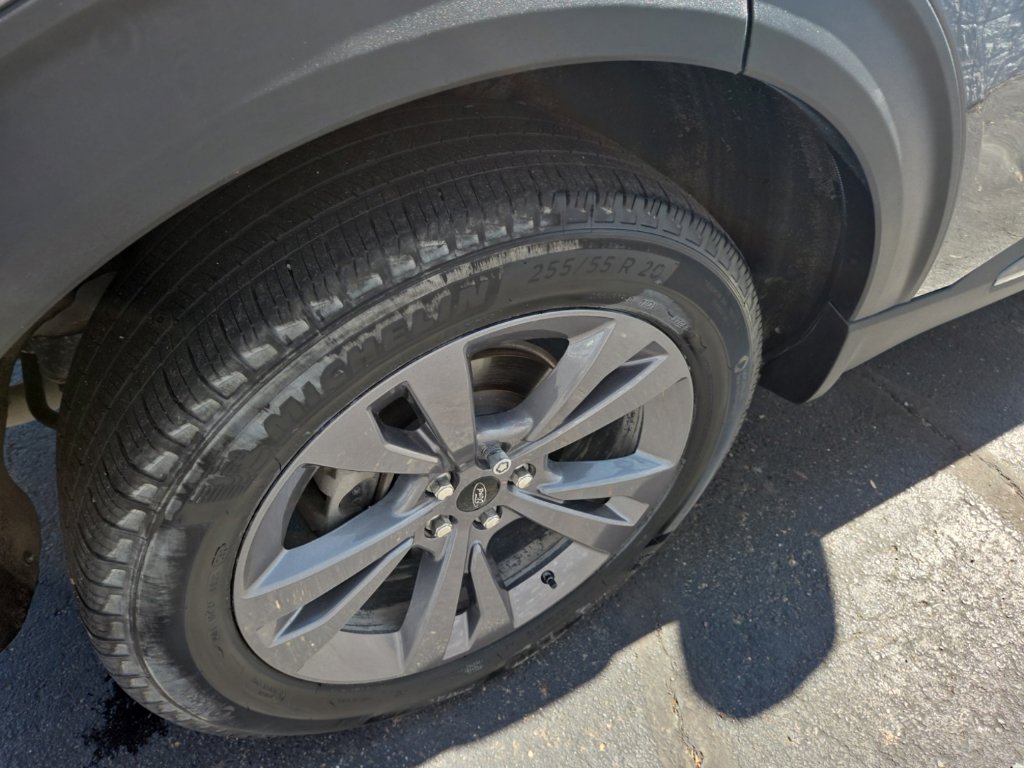 Used 2024 Ford Explorer XLT w/ Equipment Group 202A AWD/4WD image 11