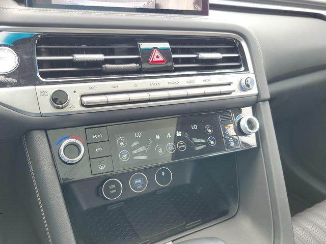 Certified 2026 Genesis G70 2.5T Prestige RWD image 27