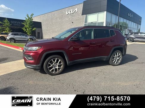 Used 2022 Jeep Compass Latitude AWD/4WD image 7