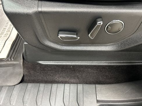 Used 2016 Ford F150 Lariat w/ Equipment Group 502A Luxury image 12