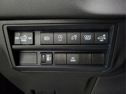 Certified 2025 Toyota Tundra Limited w/ Power Package AWD/4WD image 17