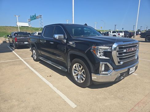 Used 2020 GMC Sierra 1500 SLT RWD image 3