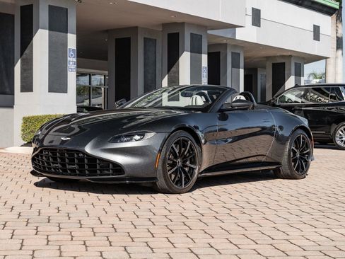 Used 2021 Aston Martin V8 Vantage Roadster image 56