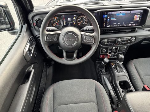 Used 2024 Jeep Wrangler Rubicon image 27