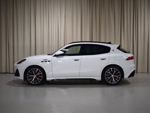 Used 2024 Maserati Grecale Trofeo image 4
