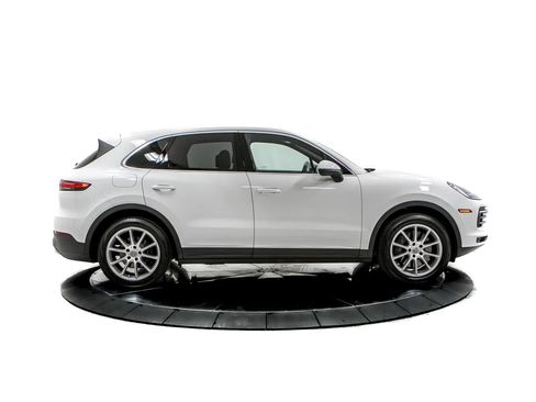Certified 2022 Porsche Cayenne AWD/4WD image 8