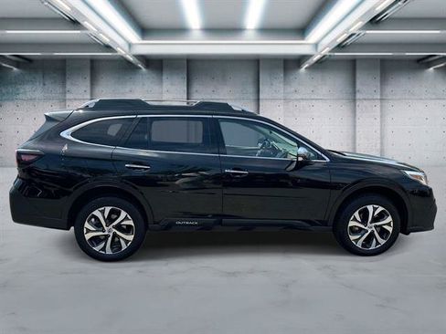 Used 2022 Subaru Outback Touring XT AWD/4WD image 3